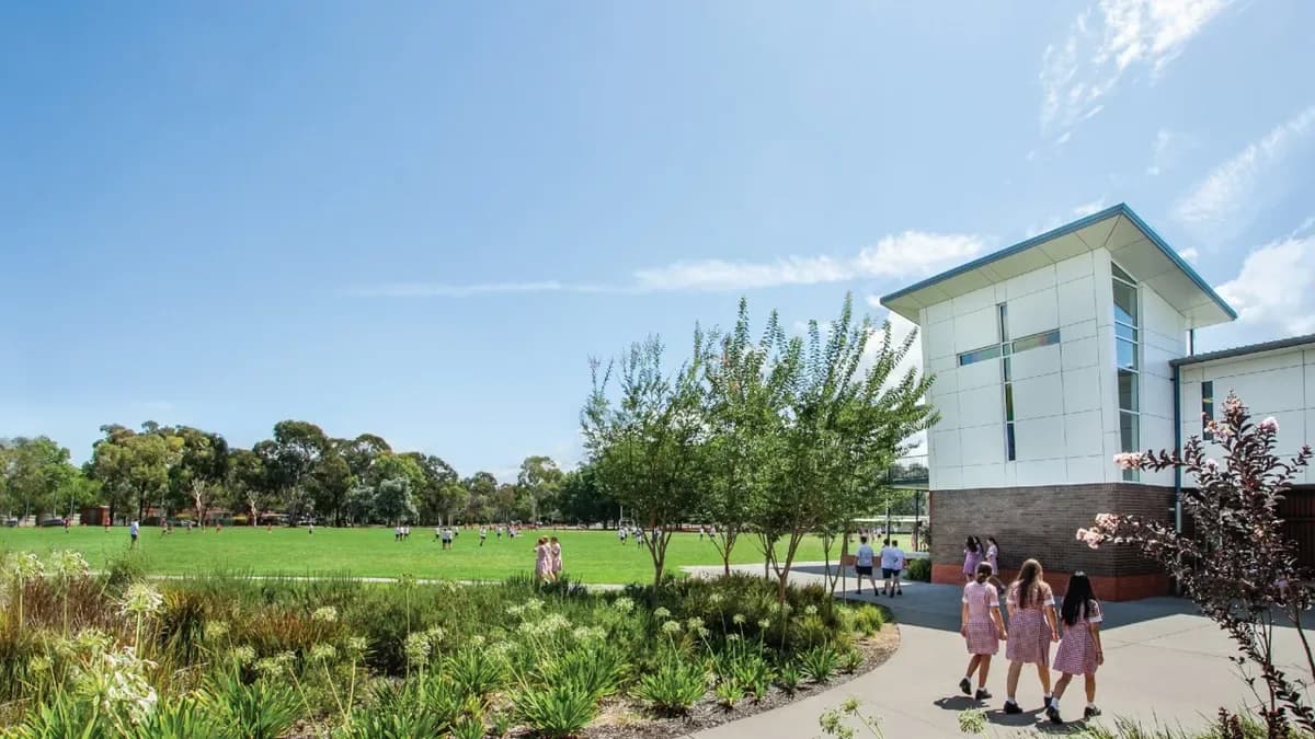 Daramalan College